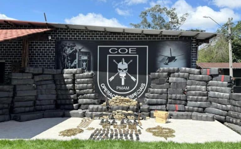 Criminosos usavam metralhadoras com poder de derrubar helicópteros no rio Solimões