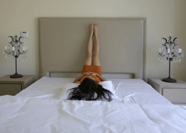 Pernas inchadas podem esconder doença grave; até 8 milhões de brasileiras convivem com ela sem diagnóstico