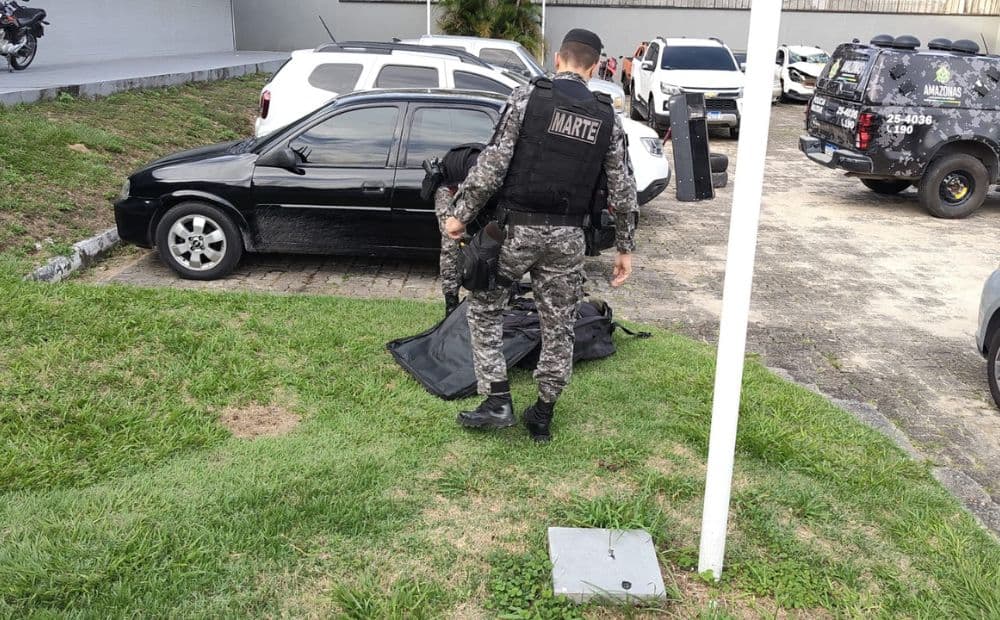 Grupamento Marte desarma granada na sede da DEHS