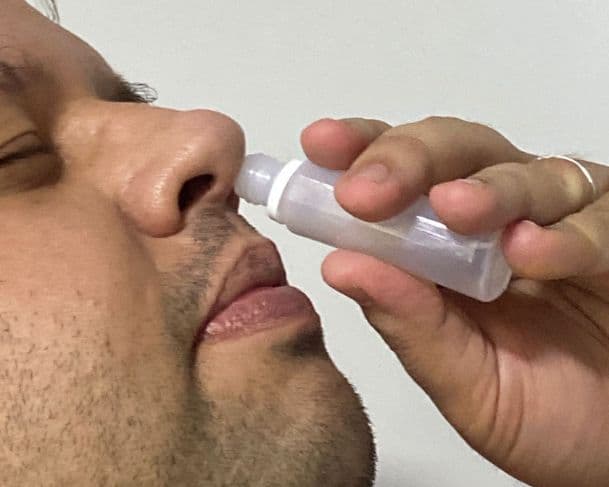 Uso excessivo de descongestionante nasal causa vício; especialista alerta para os riscos