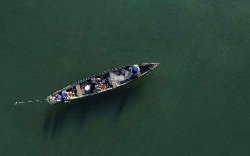 Mais de 76 mil pescadores perdem licença após decisão do Ministério da Pesca