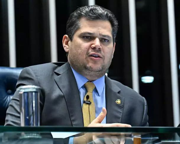 Alcolumbre defende pacificação no ambiente político, mas diz que “paz nunca será sinônimo de omissão”