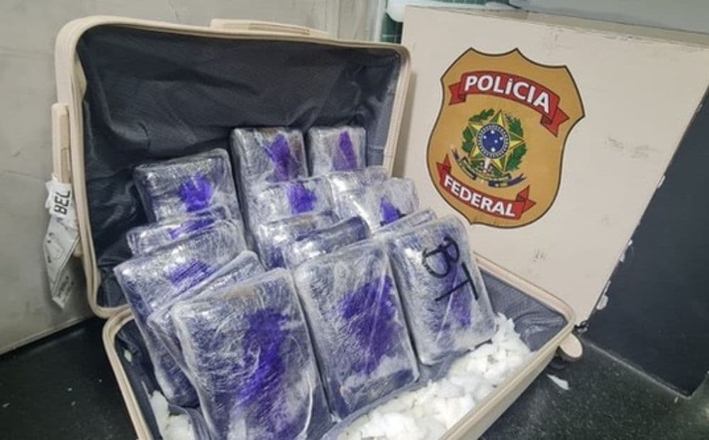 Mulher é presa com 18 kg de maconha tipo skunk no Aeroporto de Manaus