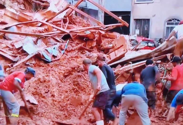 Chuvas em Juiz de Fora deixam 14 vítimas fatais; veja vídeos