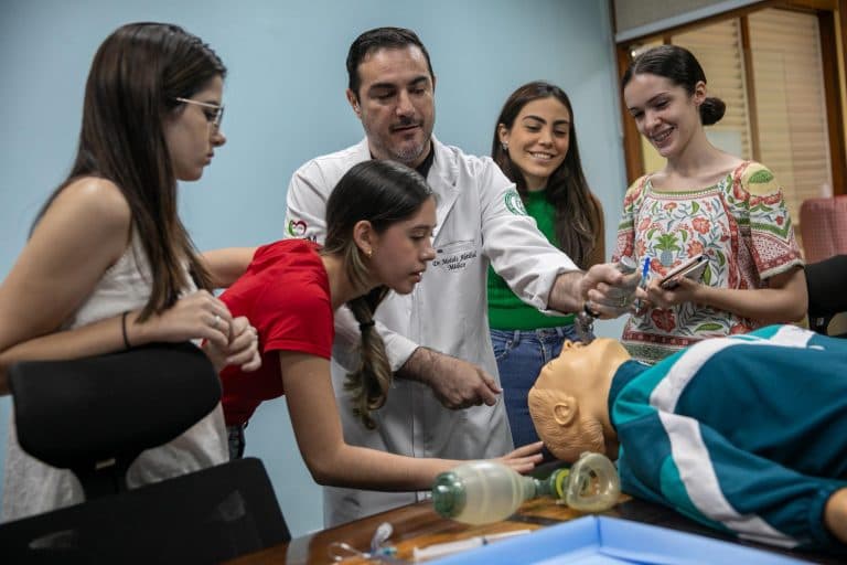 Formação de qualidade: curso de Medicina da UEA obtém nota 3 no Enamed