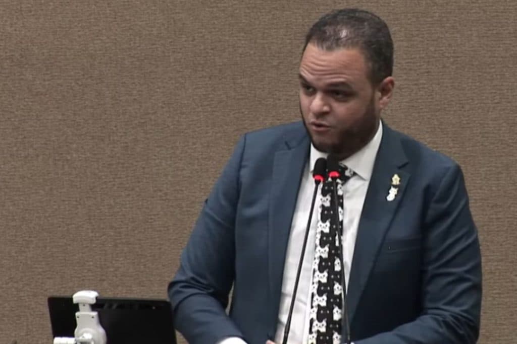 Vereador propõe homenagem ao cantor amazonense “Filho do Piseiro” na CMM