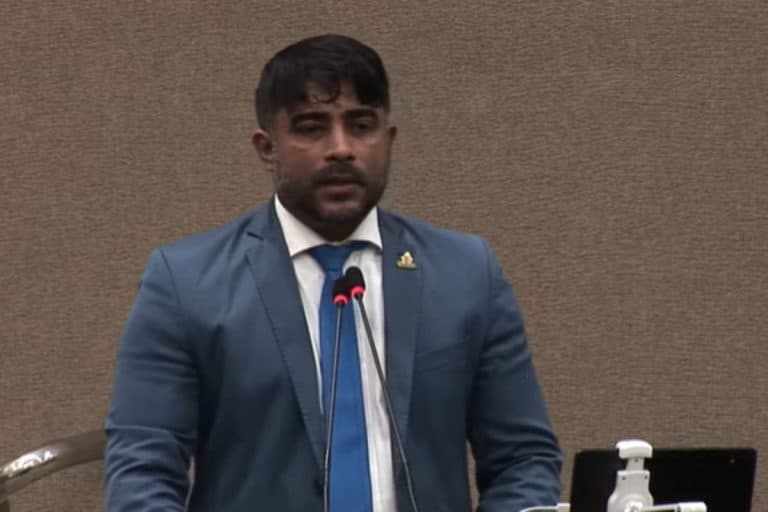 Vereador é alertado por colega por “se expor demais” ao relacionar o tráfico com sucatarias em Manaus