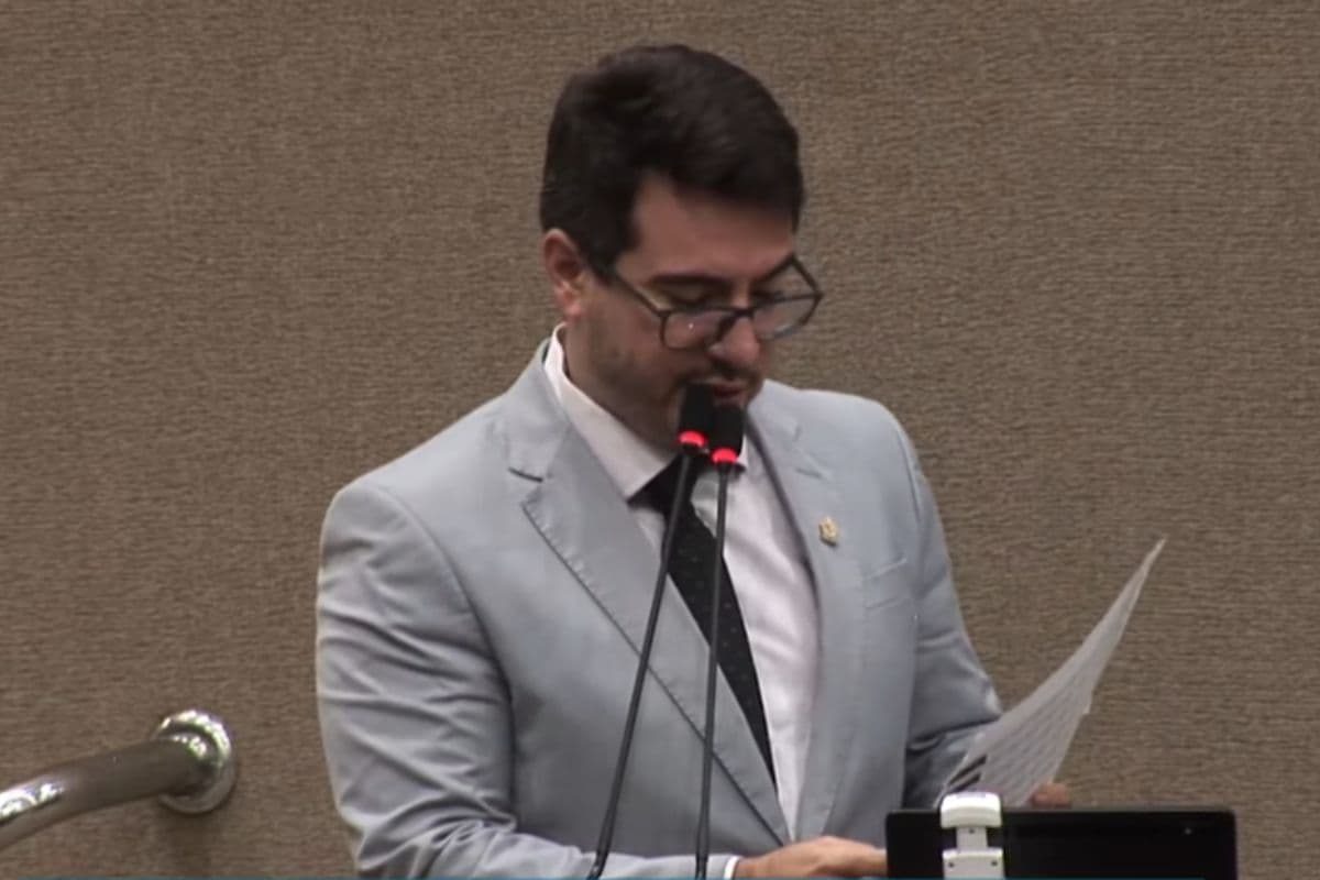 Rodrigo Guedes critica aumento da gasolina em Manaus e cobra distribuidora