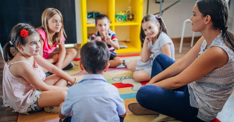 Vereador propõe lei para garantir Dia das Mães e Dia dos Pais nas escolas de Manaus