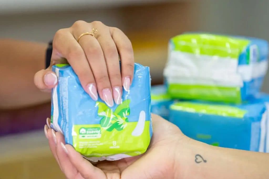 Estudantes no Amazonas sofrem mais por falta de absorvente, diz IBGE