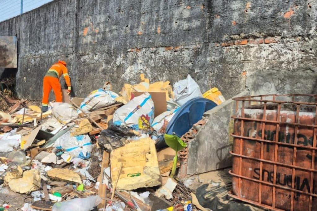 Descarte irregular de lixo agrava crise ambiental em Manaus e exige ações mais rígidas