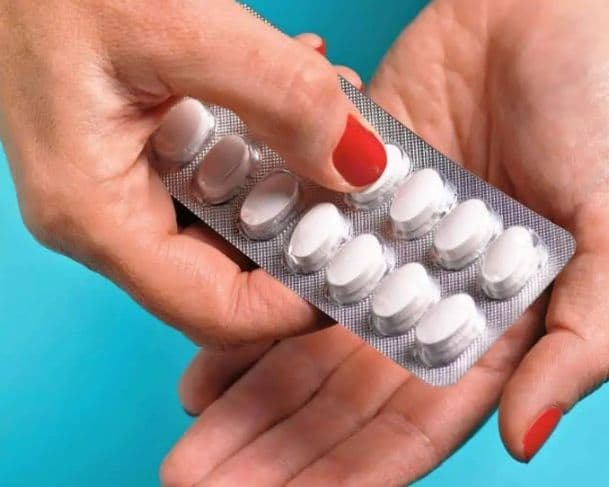 Remédios como ibuprofeno e diclofenaco podem trazer riscos quando usados sem controle