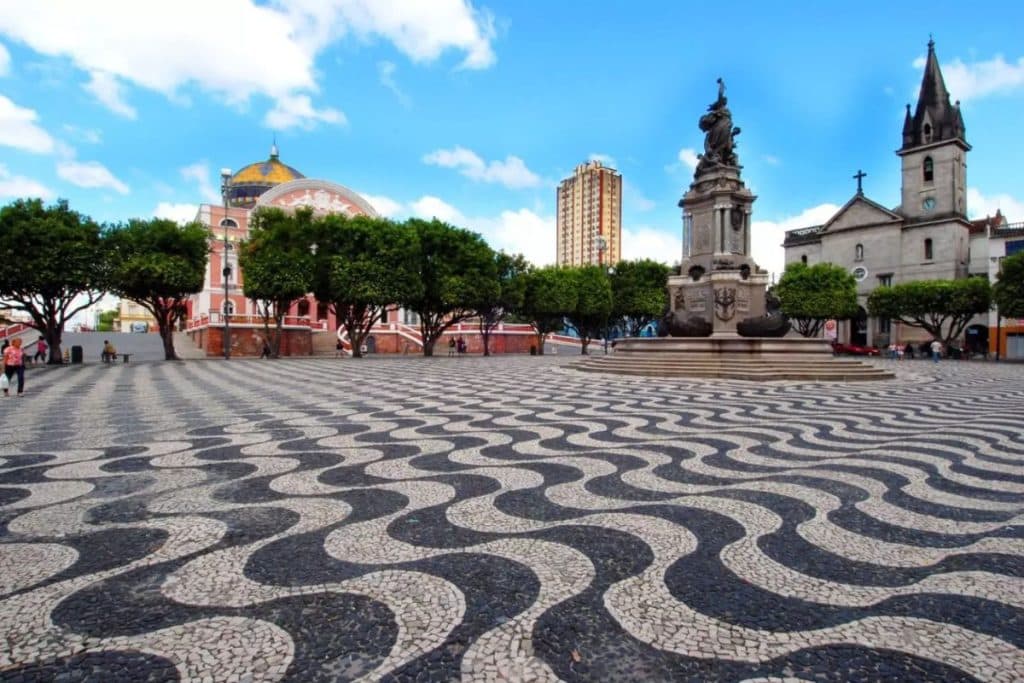 Fim de semana em Manaus promete shows, gastronomia e cultura