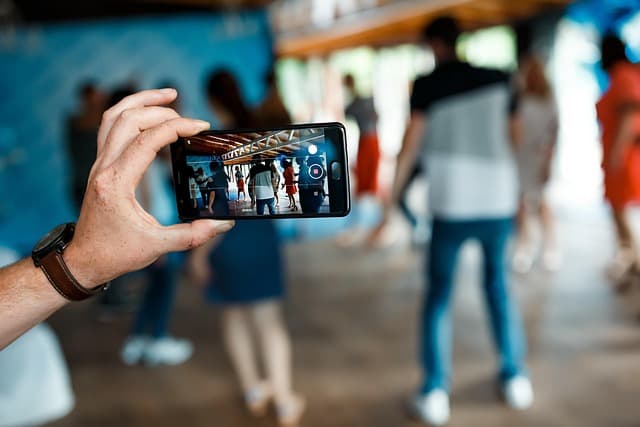 Sharenting: quando a rotina infantil vira conteúdo dos pais na internet