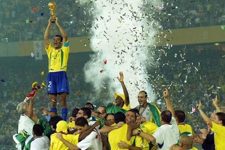 Copa do Mundo: Relembre conquistas e ídolos do futebol do Brasil com grandes documentários
