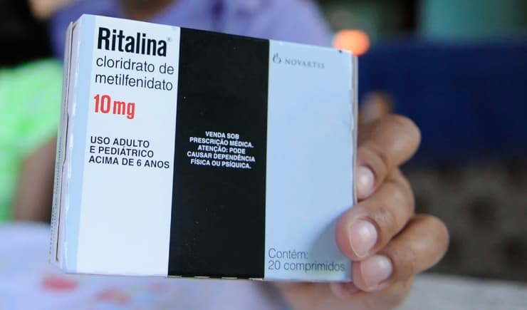 O que significam as tarjas coloridas nas embalagens dos remédios? Entenda