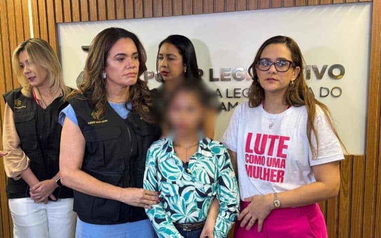 Vítima de estupro foi sequestrada por companheira de PM para não denunciar o crime, diz Alessandra Campelo