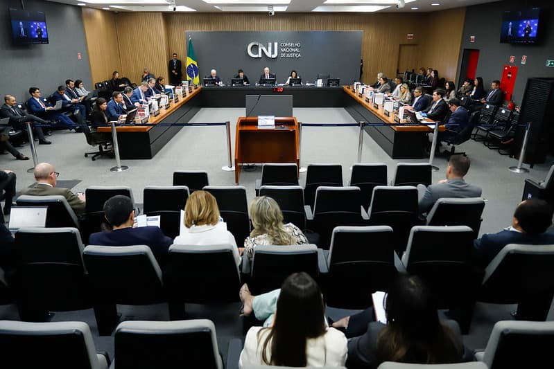 Conselho Nacional de Justiça aprova contracheque único para juízes e promotores 