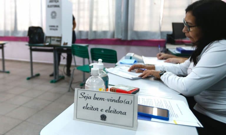 Mesários vão receber alimentação via PIX nas eleições de 2026; veja os valores por município