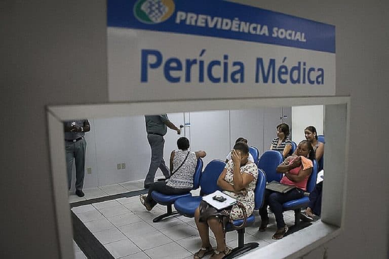 Calçado, postura e comportamento: os detalhes que podem aprovar ou negar seu benefício no INSS