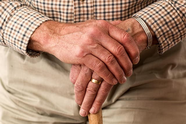 Demência vai além do Alzheimer: especialistas alertam para outras doenças que afetam memória e autonomia