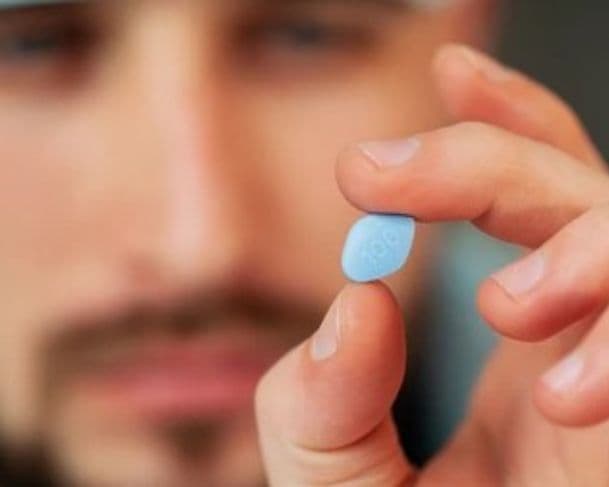 Pressa ou fim de semana? Conheça os diferentes tipos de Viagra e seus efeitos
