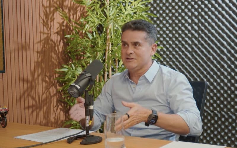 “Dentro da política, infelizmente, o correto é ser traidor”, diz David Almeida