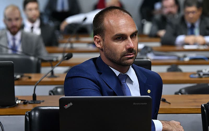 Por unanimidade, STF mantém pena de Eduardo Bolsonaro por coação