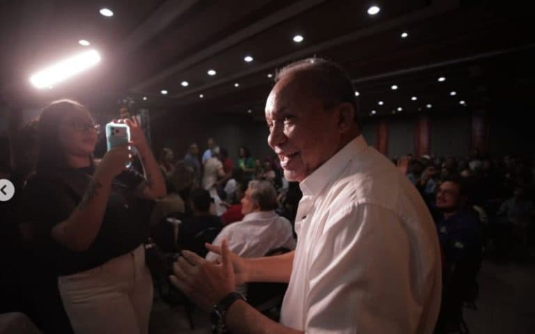 Eron Bezerra reúne Vanessa Grazziotin e Alessandra Campelo em lançamento de pré-candidatura