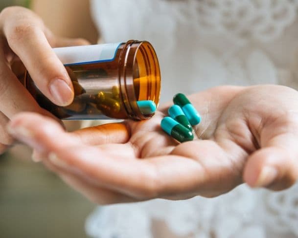 Uso de remédios sem orientação pode causar complicações graves