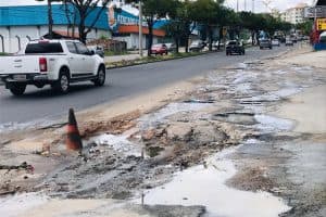 Seu celular pode virar canal de denúncia para calçadas irregulares em Manaus