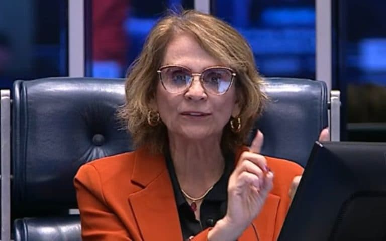 Damares nega racha com Flávio e critica ataques