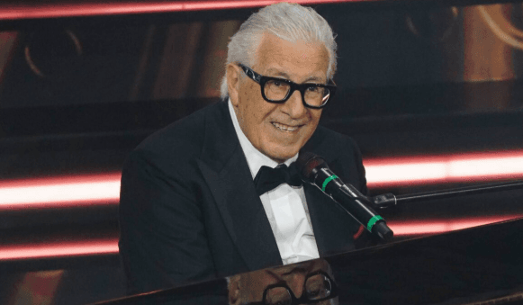 Cantor da clássica ‘Champagne’, Peppino di Capri morreu neste sábado na Itália