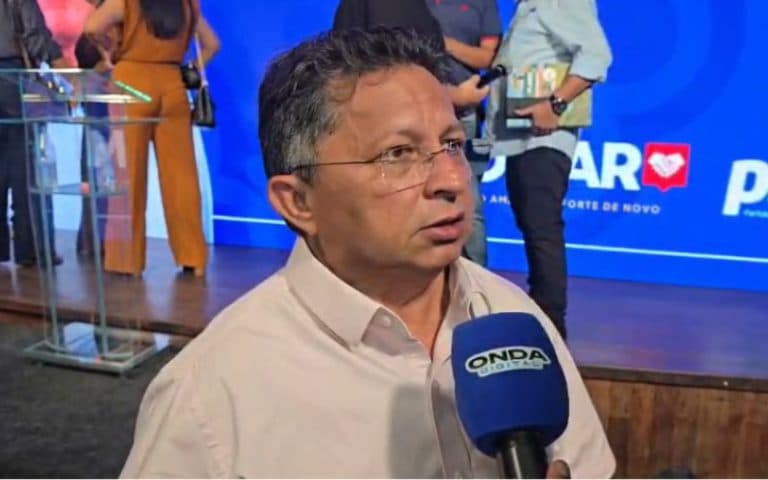 Sinésio Campos reafirma apoio a Omar, mas evita antecipar nomes ao Senado