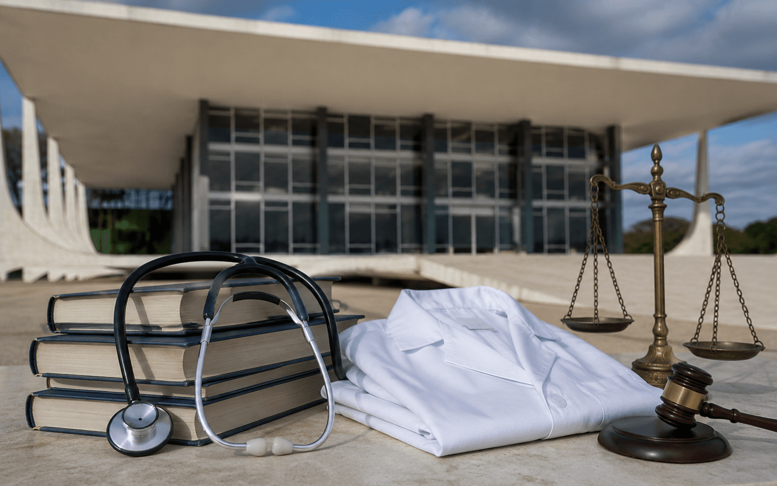 CFM não poderá interditar cursos de Medicina, decide STF