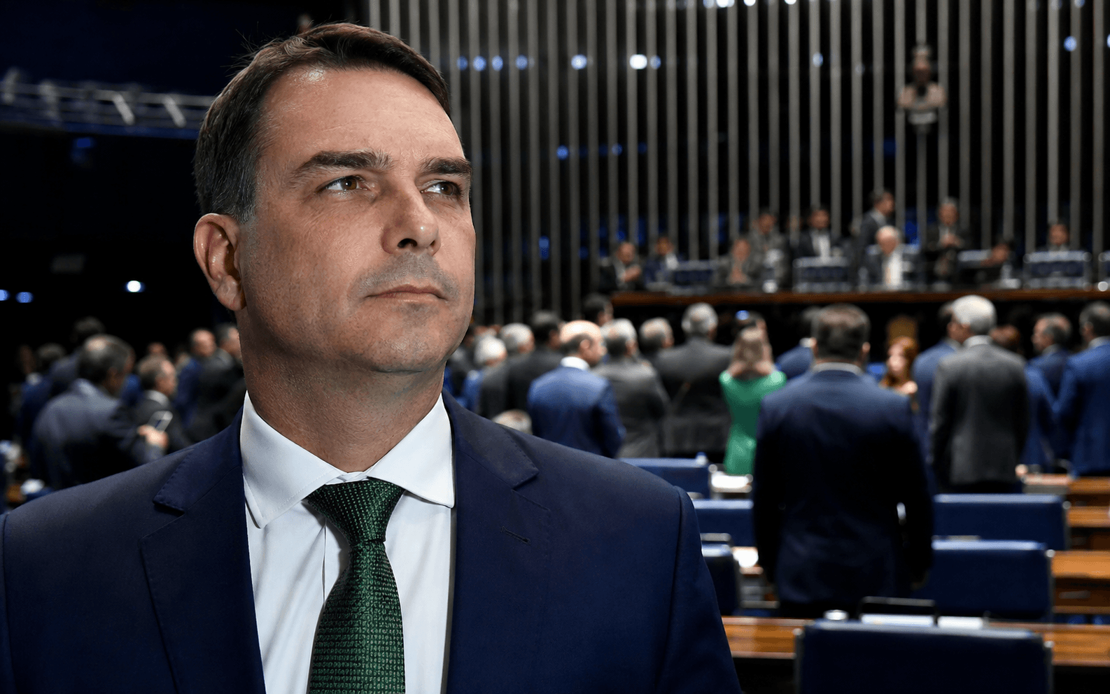 Flávio Bolsonaro anuncia 47 candidatos ao Senado; Alberto Neto é o escolhido no AM