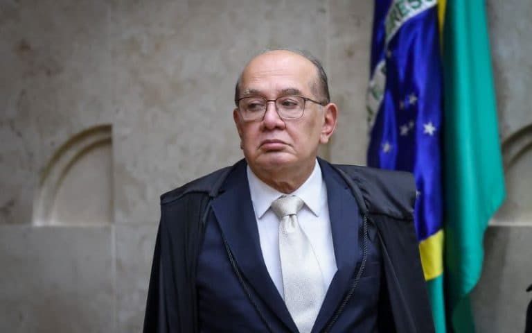 Gilmar Mendes chama de “bug” filiação de Flávio Bolsonaro ao Missão