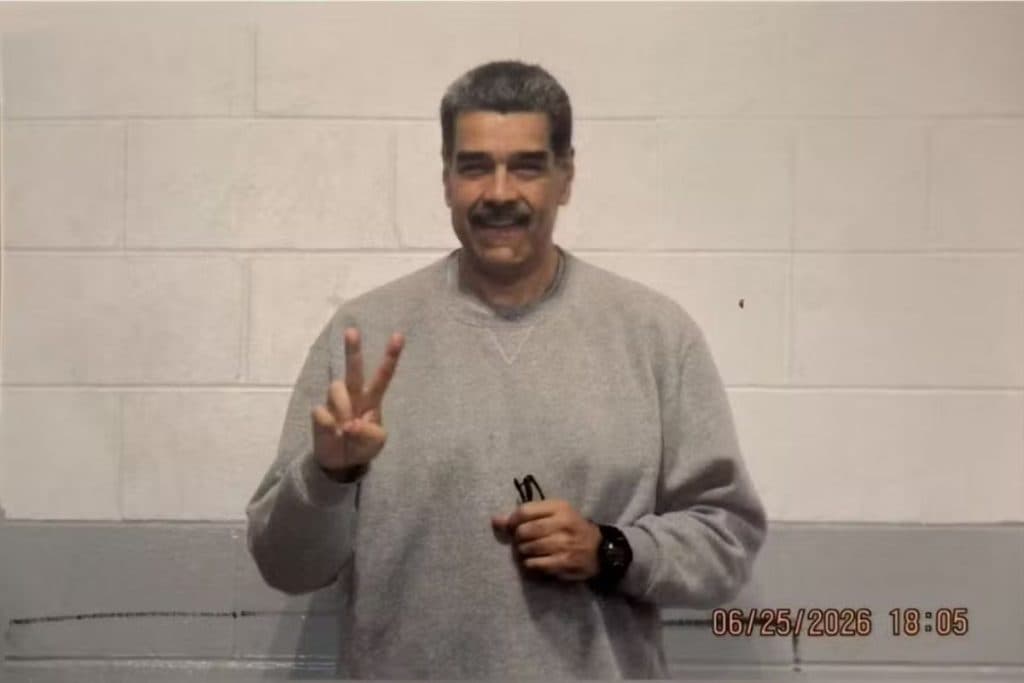 Perfil de Nicolás Maduro publica fotos atribuídas ao ex-presidente na prisão