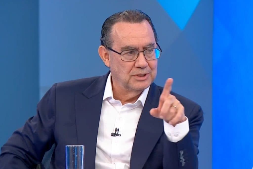 Augusto Cury propõe ministério da IA, drones contra feminicídio e influenciadores em embaixadas