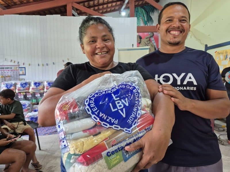 Campanha leva 1,4 tonelada de alimentos a famílias de Manaus