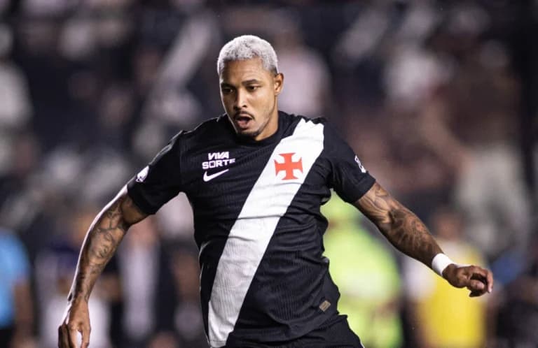 Jogador do Vasco é alvo de operação da PF por tráfico de drogas e armas
