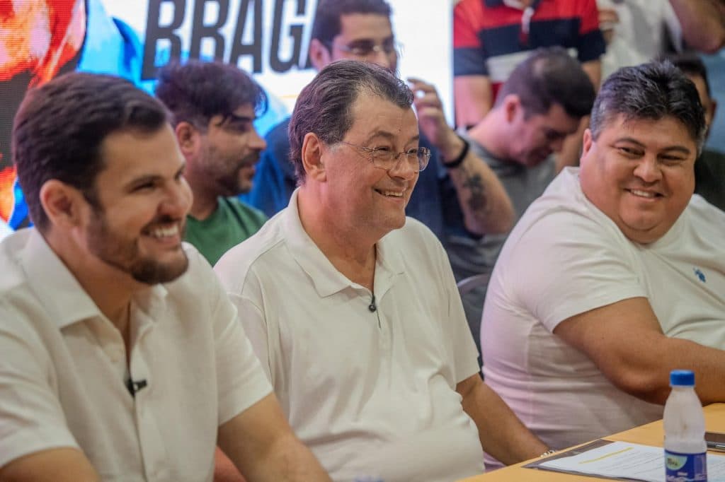 Eduardo Braga atravessa palanques e amplia espaço na disputa pelo Senado