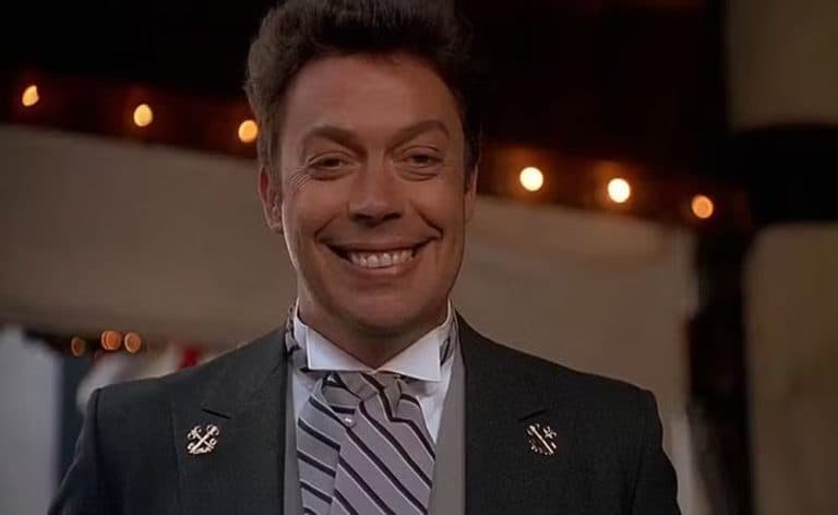 Morre Tim Curry, astro de ‘Rocky Horror’ e ‘Esqueceram de Mim 2’, aos 80 anos