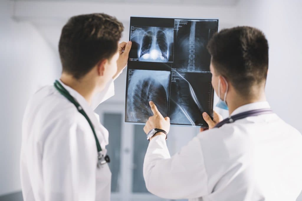 Raio X, ultrassom, tomografia e ressonância: entenda as diferenças entre os exames