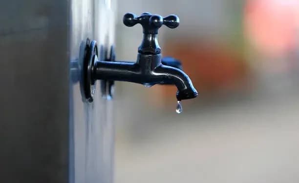 Bairros de Manaus podem ficar até 48 horas sem água nesta terça (18); veja lista de afetados