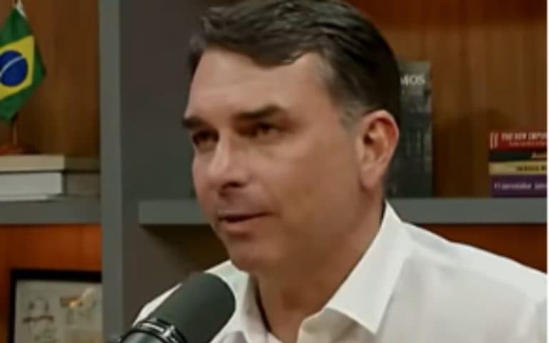 Flávio usa cidade do AM para defender internet em aldeias indígenas