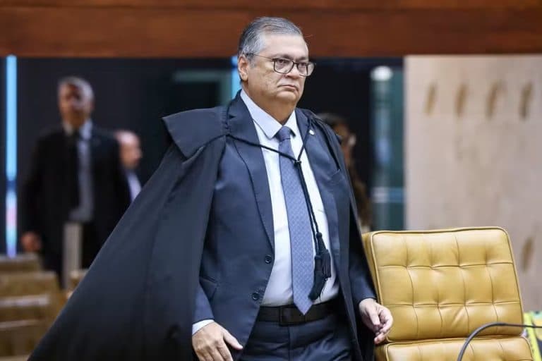 Dino autoriza terceiro inquérito contra Lulinha por tráfico de influência
