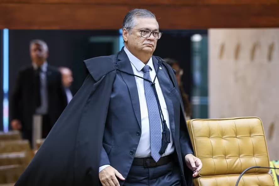 Dino autoriza terceiro inquérito contra Lulinha por tráfico de influência