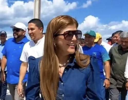 Prefeita interina de Coari, irmã de Adail muda secretários