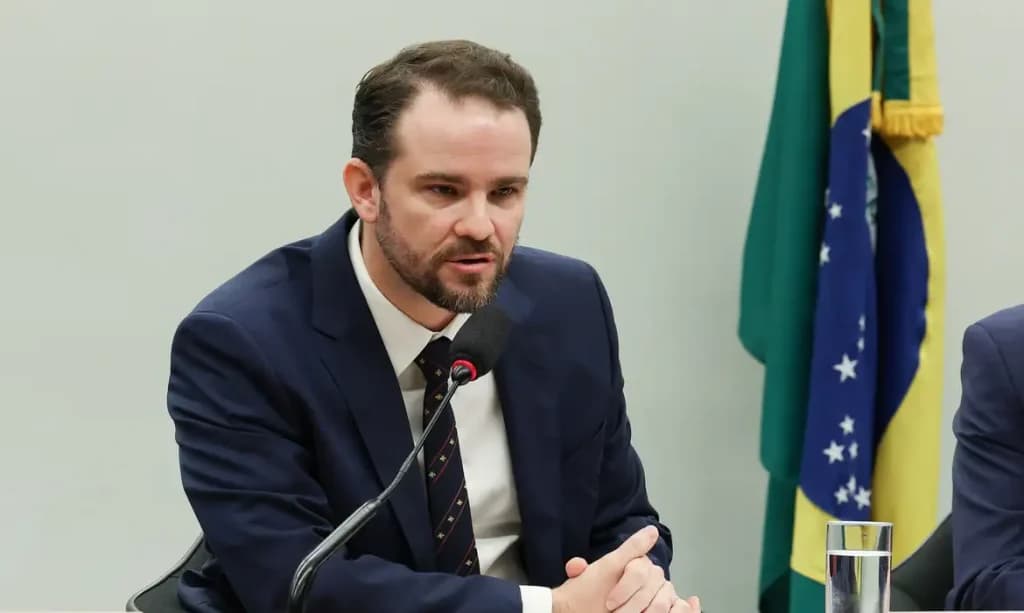Governo persegue fundos que lavam dinheiro do crime organizado, diz Ministro da Fazenda